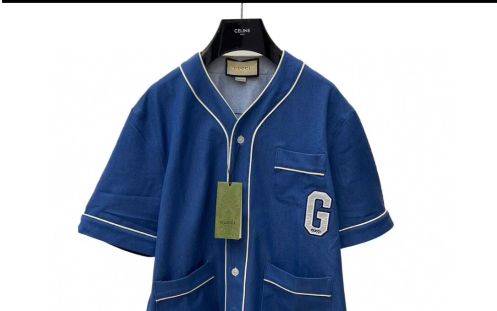 介绍一下原单gucci古驰23ss早秋新款字母刺绣棒球服短袖衬衫