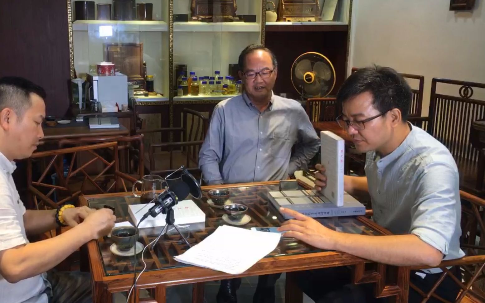 听周默老师解释海南黄花梨的"梨"为什么要用黎族的"黎"字?