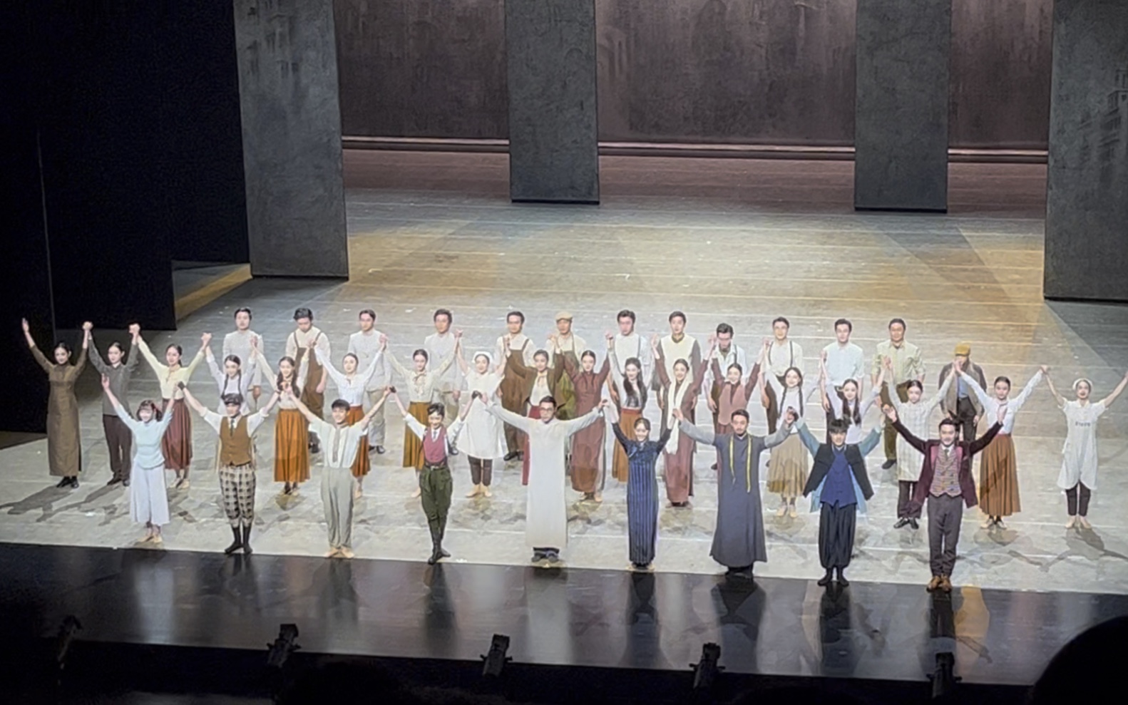 10.28 西安开元大剧院《永不消逝的电波》演员谢幕记录