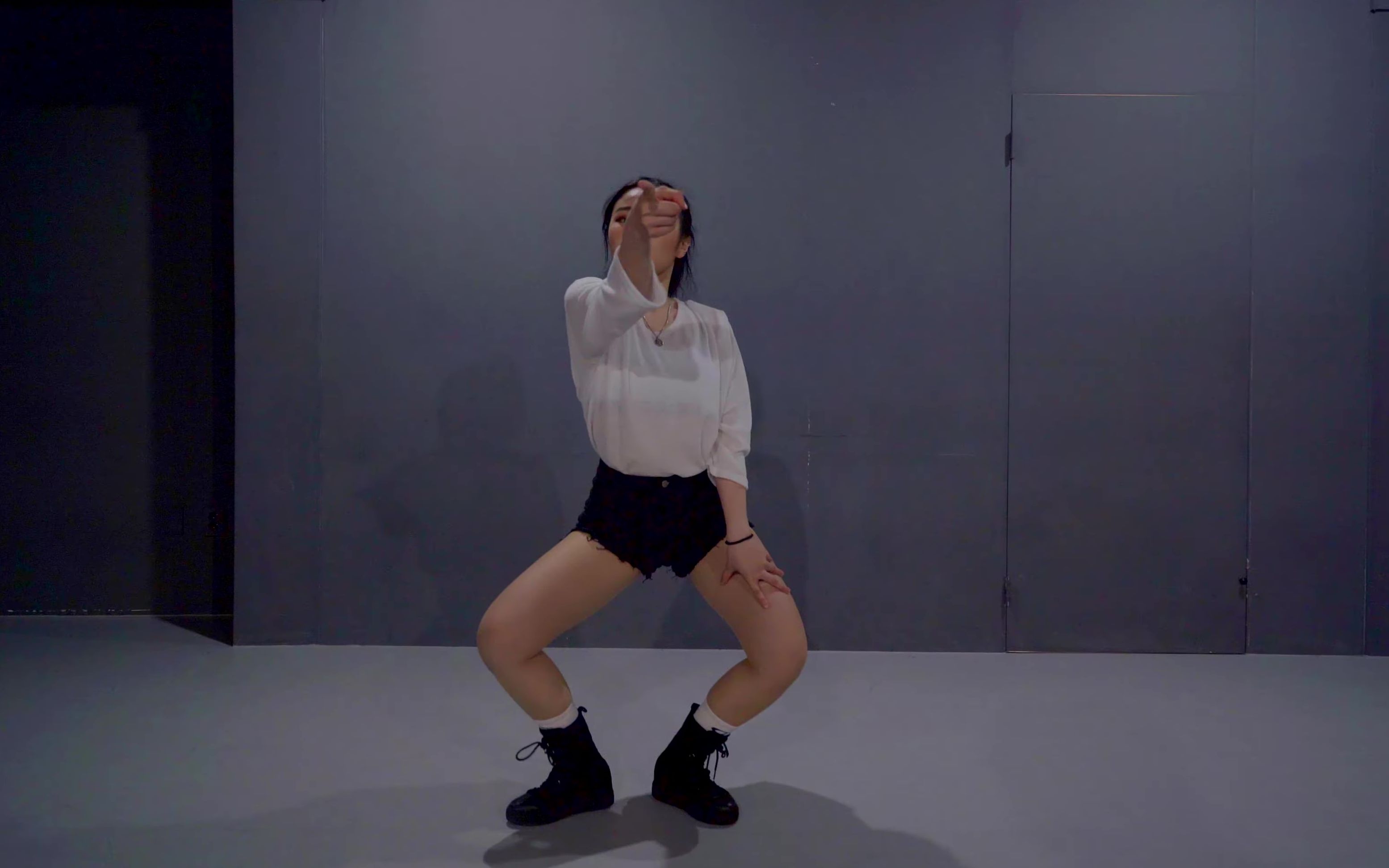 [图]Toddrick Hall - Nails Hair Hips Heels BERRI choreography