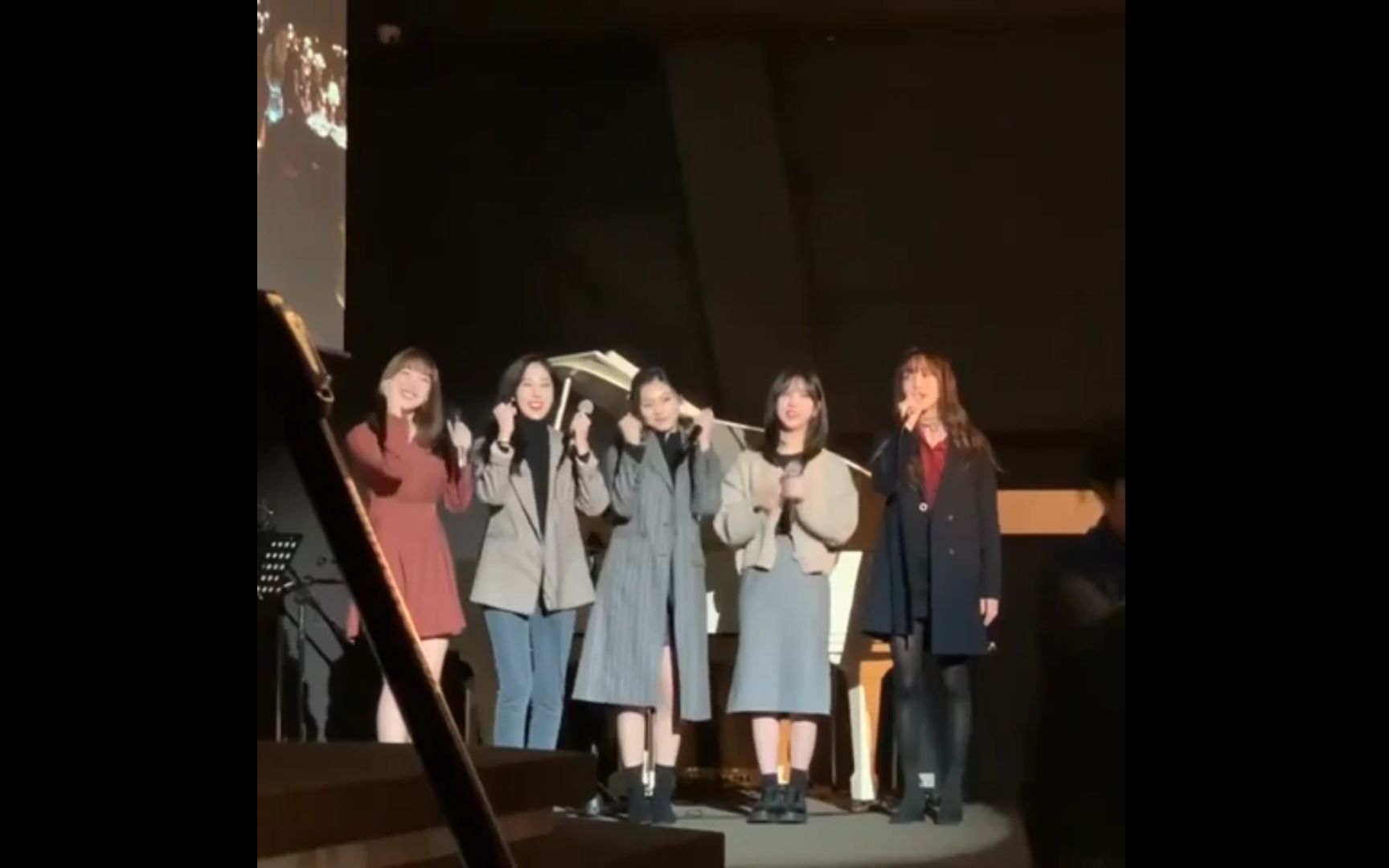 [图]【GFriend】190112 在婚礼献唱 Me Gustas Tu 今天开始我们