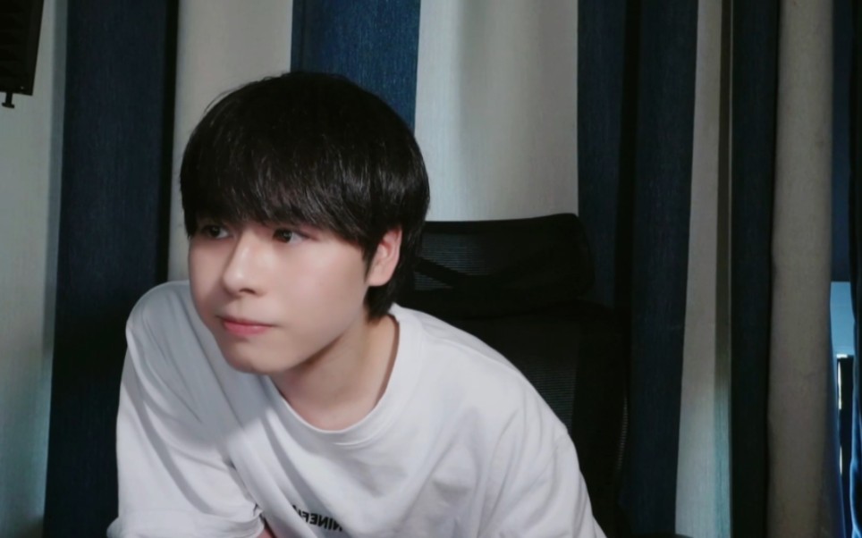 【220807| 小精灵real】新相机啵啵