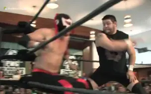 Video herunterladen: 【PWG】2012.03.18 World's Finest 世界冠军三重威胁赛：萨米扎恩 vs 艾迪爱德华兹 vs 凯文欧文斯