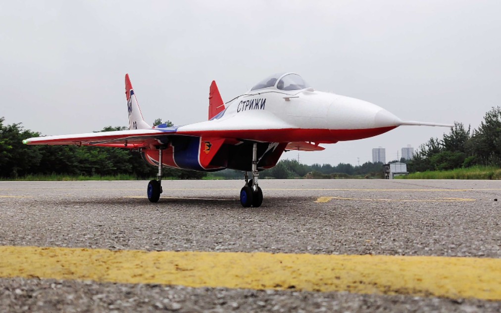 mige29雨燕单机首飞