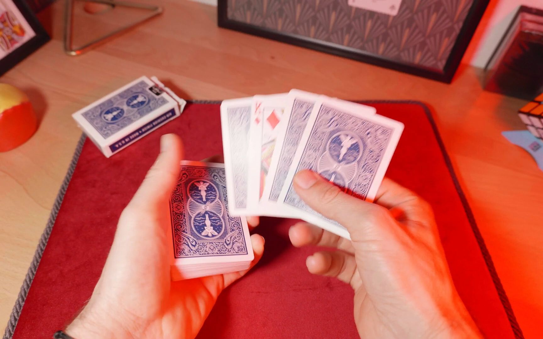 纸牌魔术教学 redprod by yoann.f 4a出现的一个流程,好好享受