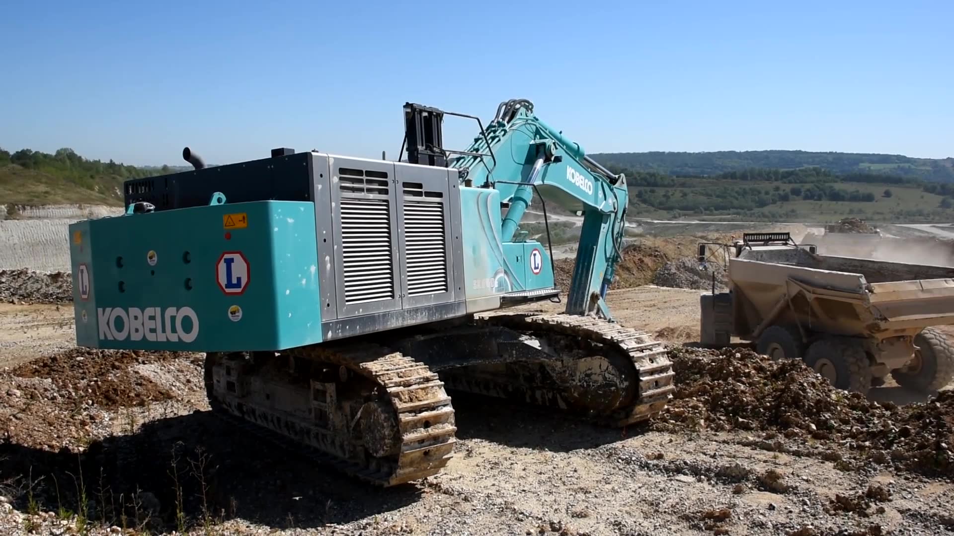 神钢sk850挖掘机施工