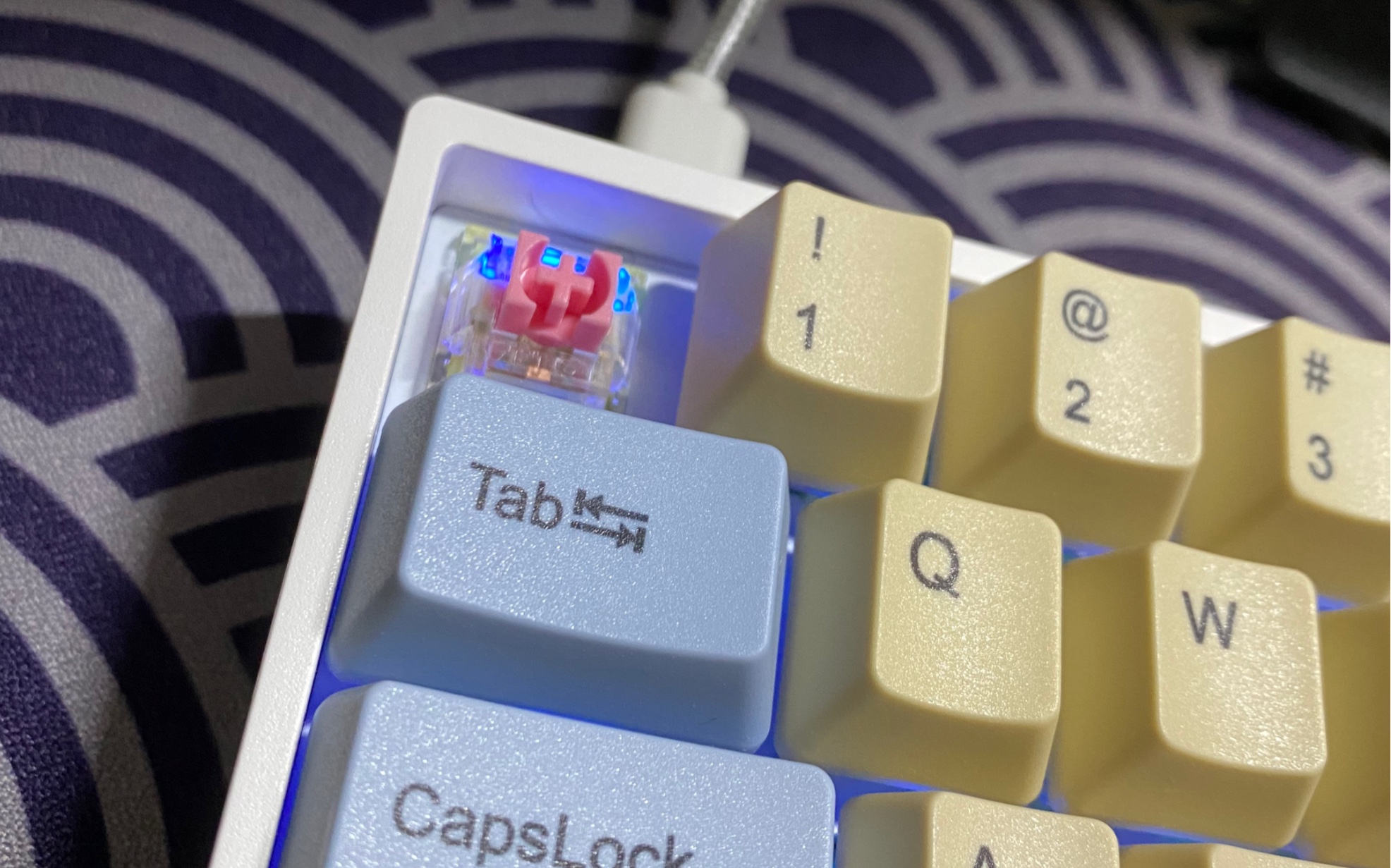 纵享丝滑:机械键盘ttc金粉轴试打打字音_哔哩哔哩_bilibili