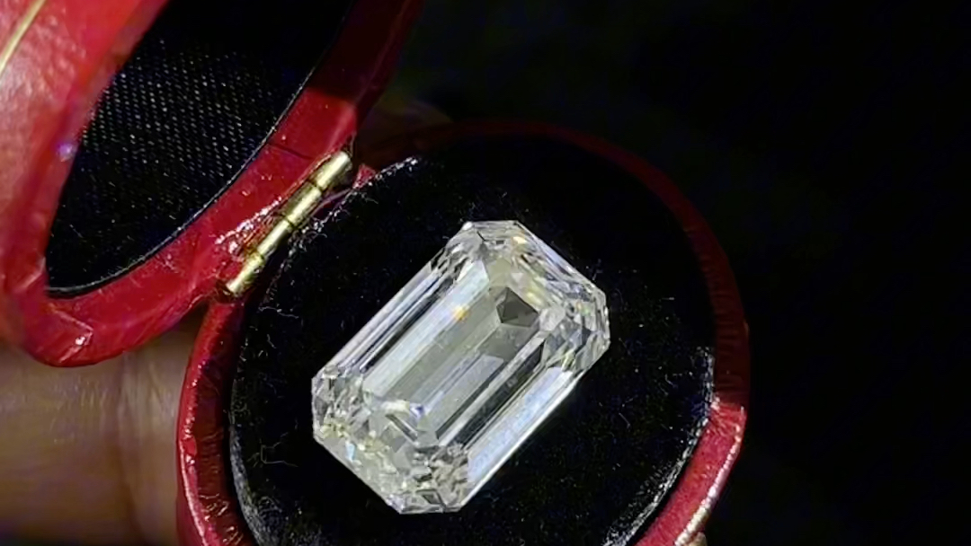 10克拉祖母绿切钻石96,晶体比较干净,g色 vs1,igi证书.