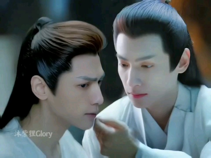 【罗云熙水仙】原来这对儿叫透明蛟啊