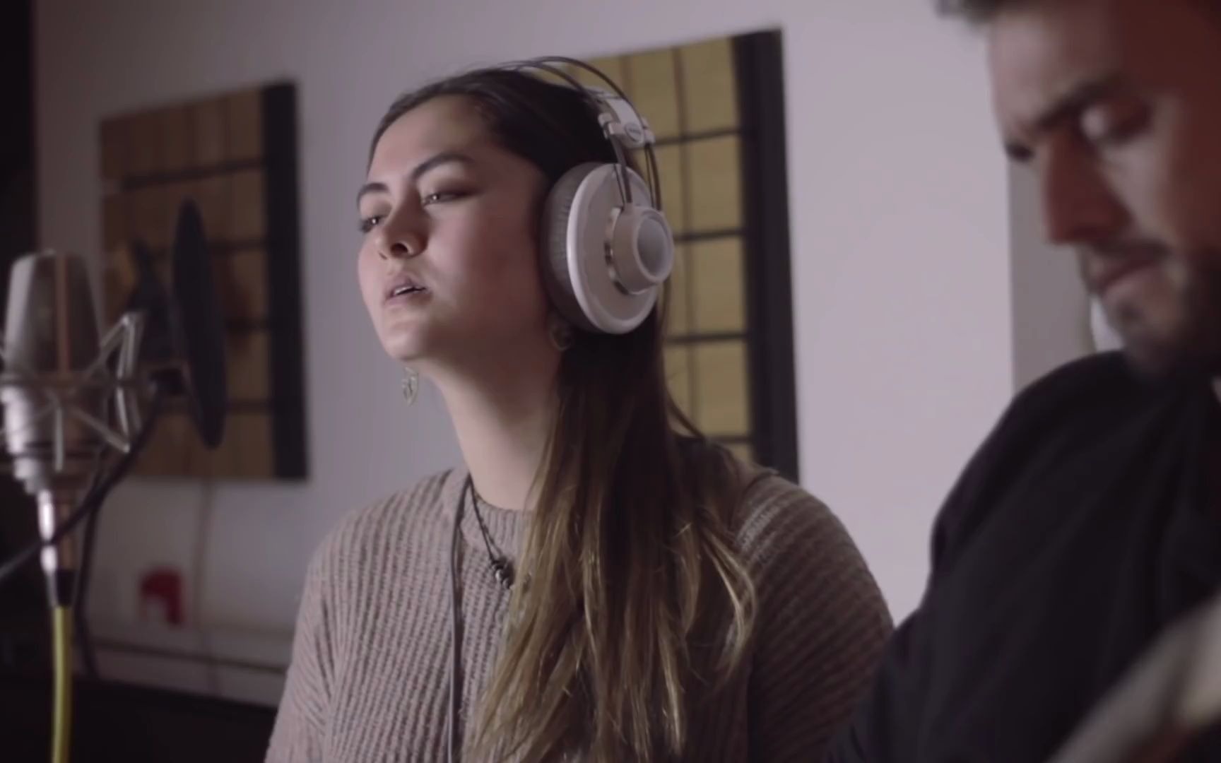 [图]Don McLean - Vincent (Starry Starry Night) - Cover by Jasmine Thompson and Ryan