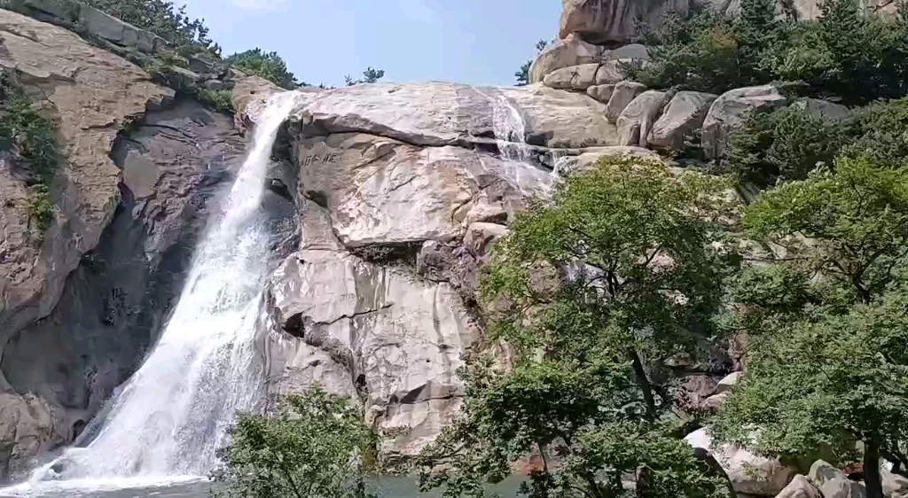 青岛崂山龙潭瀑 瀑布