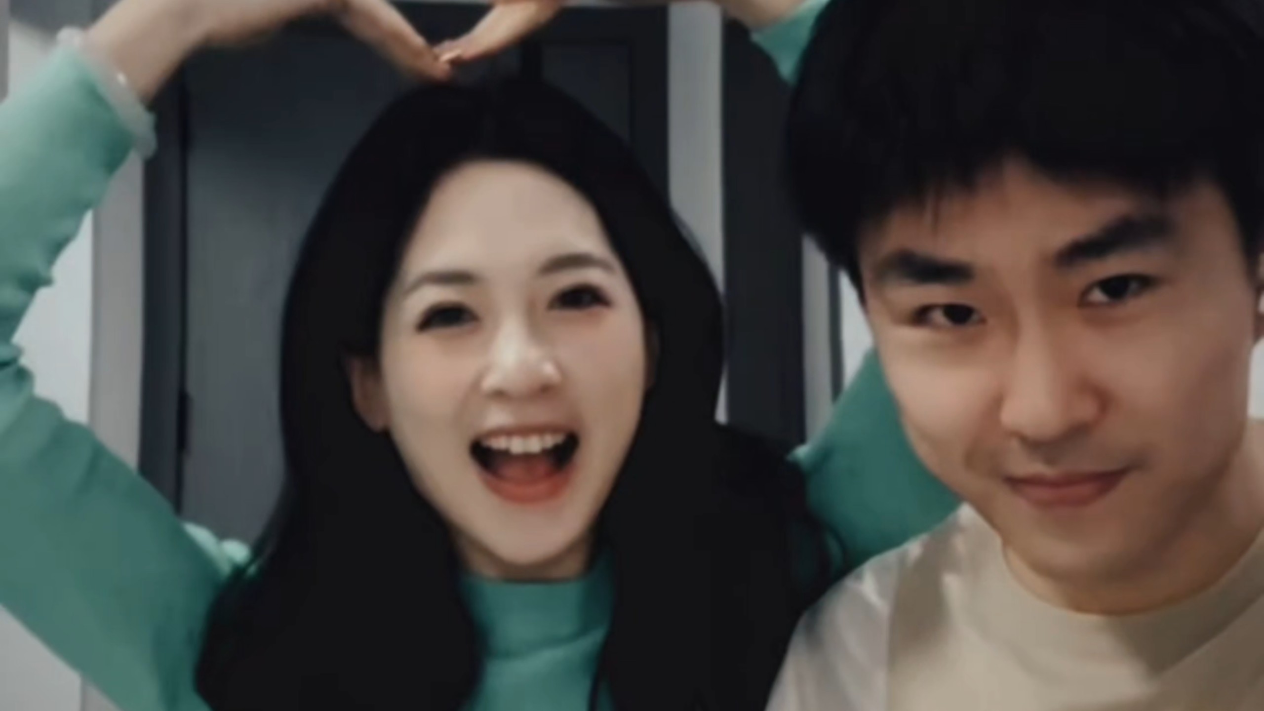 “对于世界而言，你是一个人，但是对于某个人，你是他的整个世界”