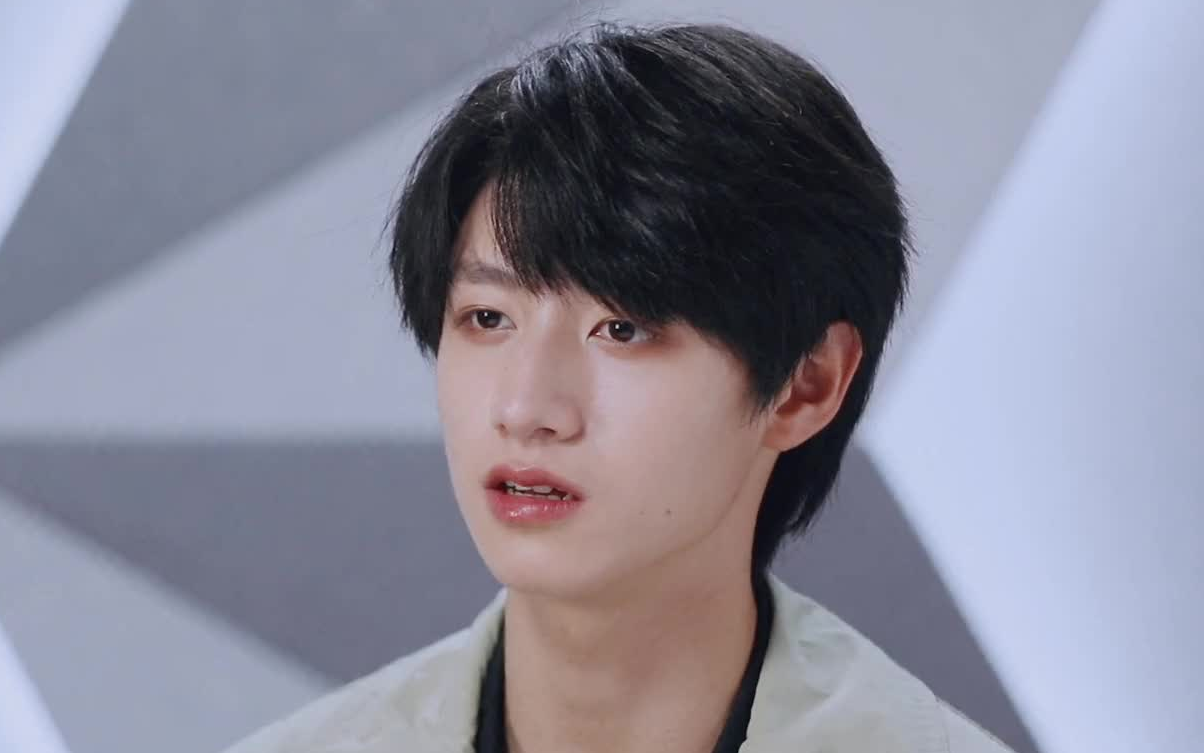 【导演】朱志鑫综艺首秀!直言希望尽力做好自己~_哔哩哔哩_bilibili