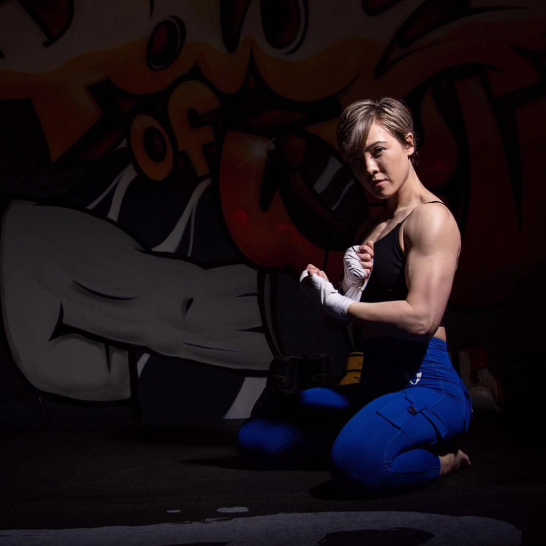 香港混血星二代 何慈茵(charlene)以抢眼短发造型格有力的武术动作 配