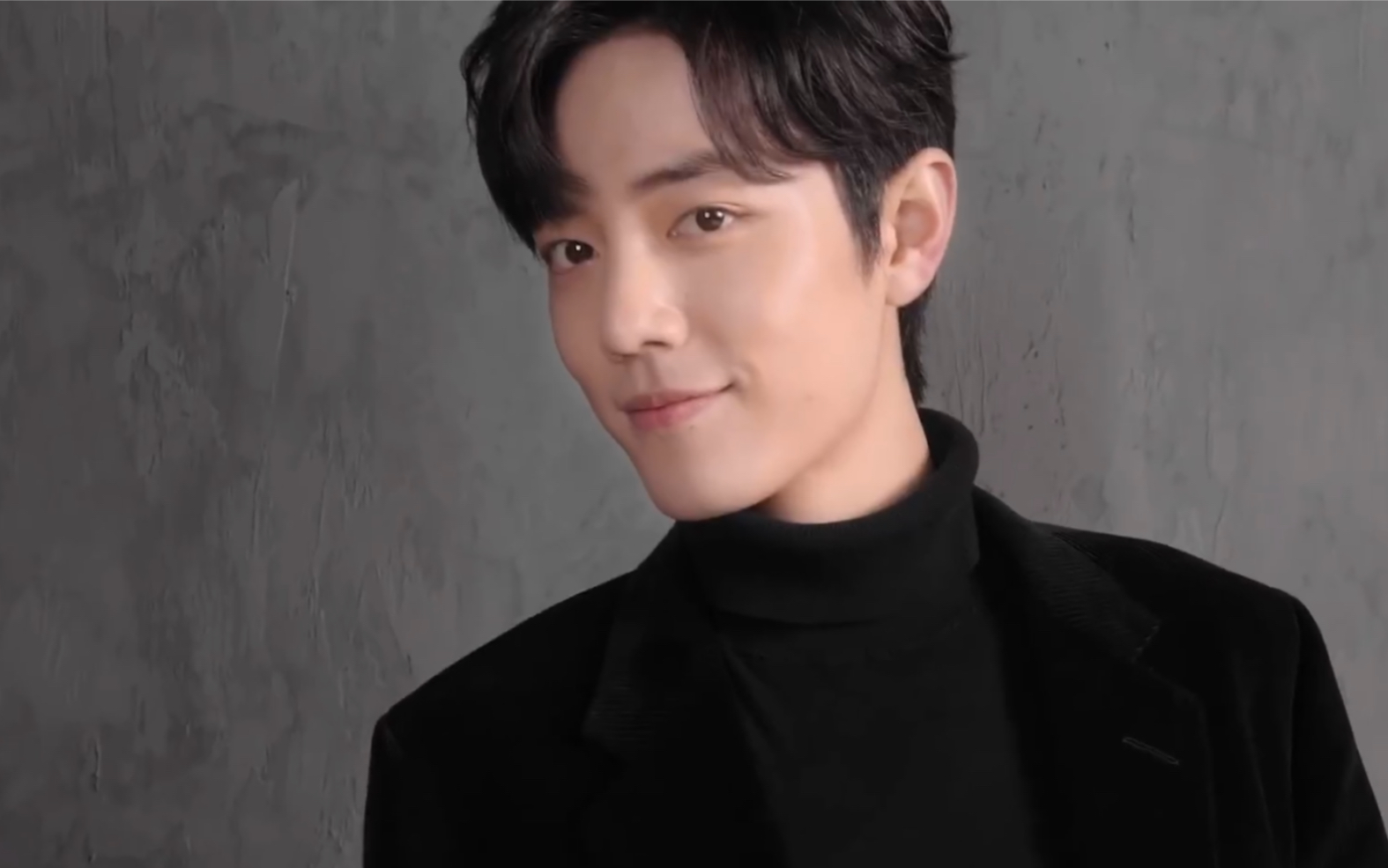 肖战201207roseonly圣诞节宣传