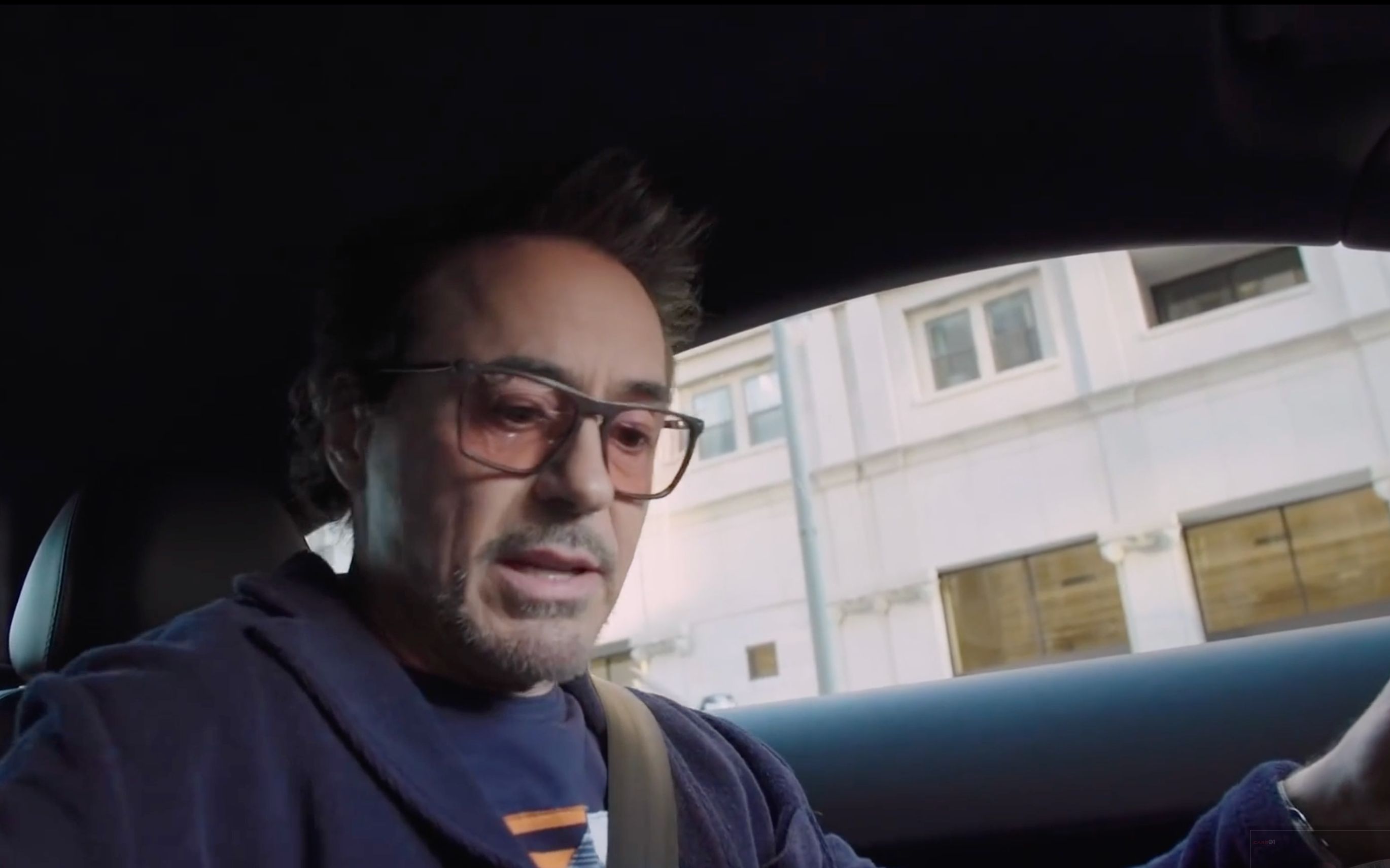 当驾驶r8的钢铁侠遇到奥迪etrongt概念车中字