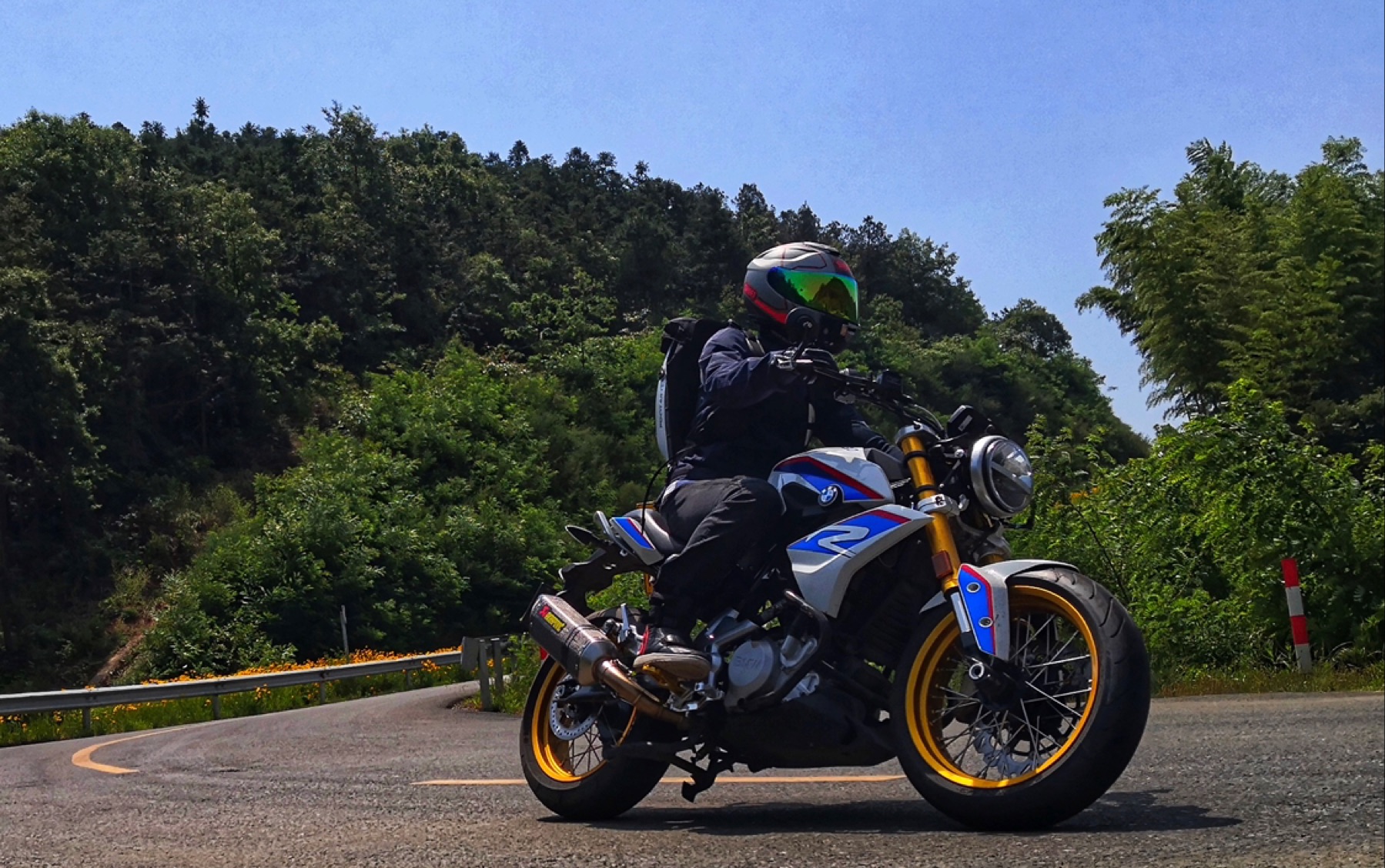 工作日的摩托车跑山南京石塘竹海跑山视频宝马g310r