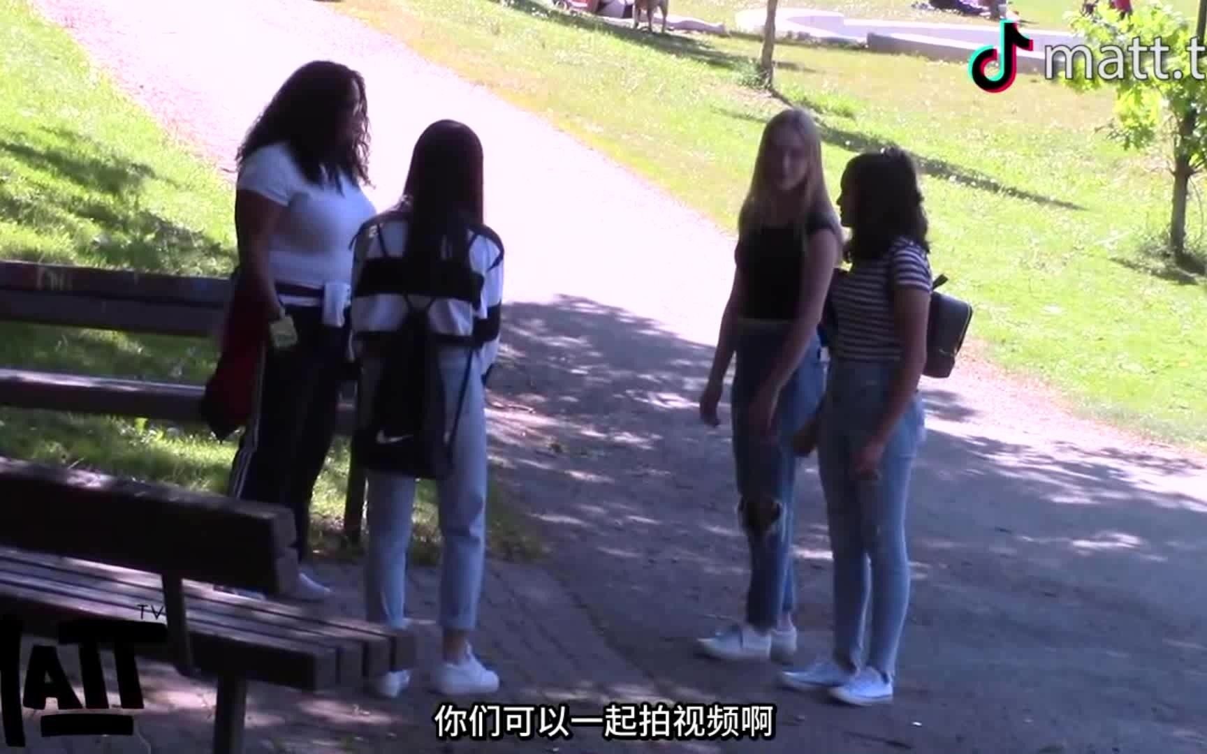 [图]【社会实验】当梦想成为网红的小女孩遇到校园霸凌，路人会怎么样？