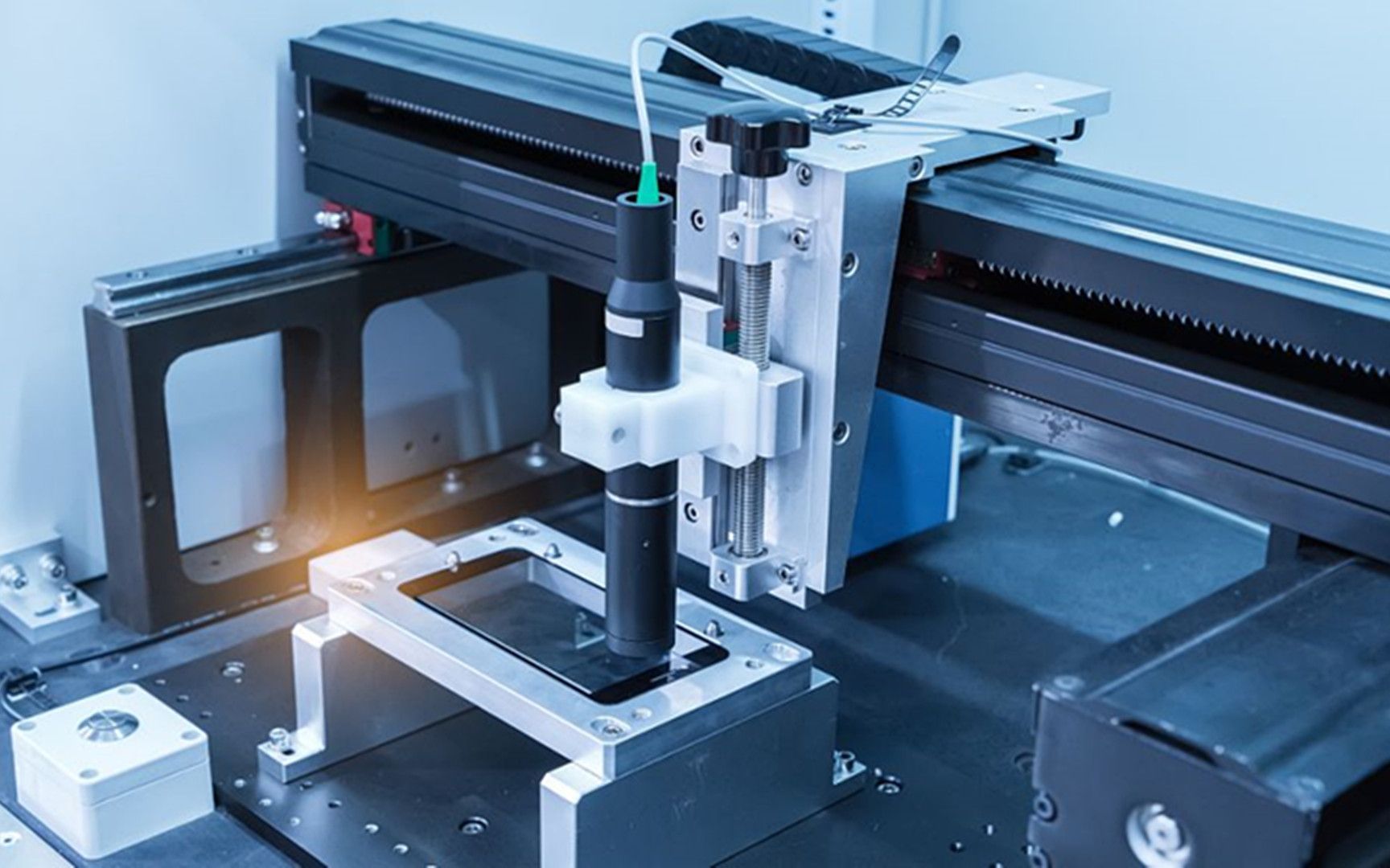 锂电池极耳裁切刀具机构如何设计裁切的意义在哪呢