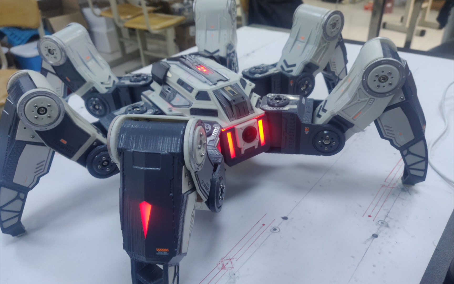 自制机甲风六足机器人_哔哩哔哩 (゜-゜)つロ 干杯~-bilibili