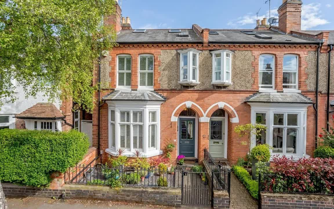 维多利亚联排别墅之旅每个都带有酒窖