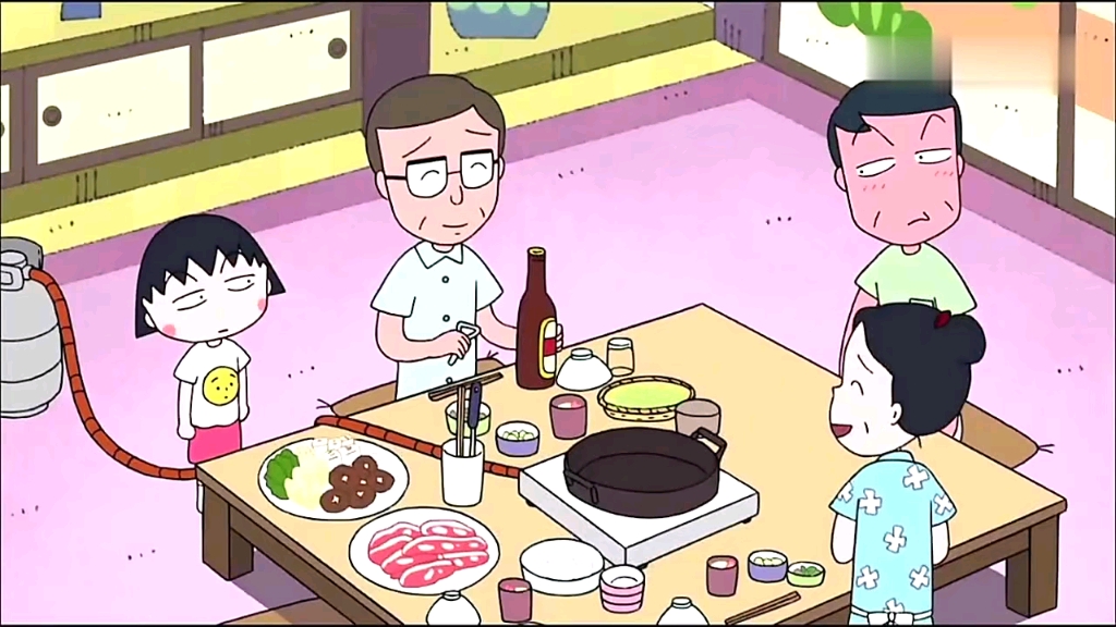 樱桃小丸子之吃火锅有好多牛肉呀小丸子开心的呆住了(1)