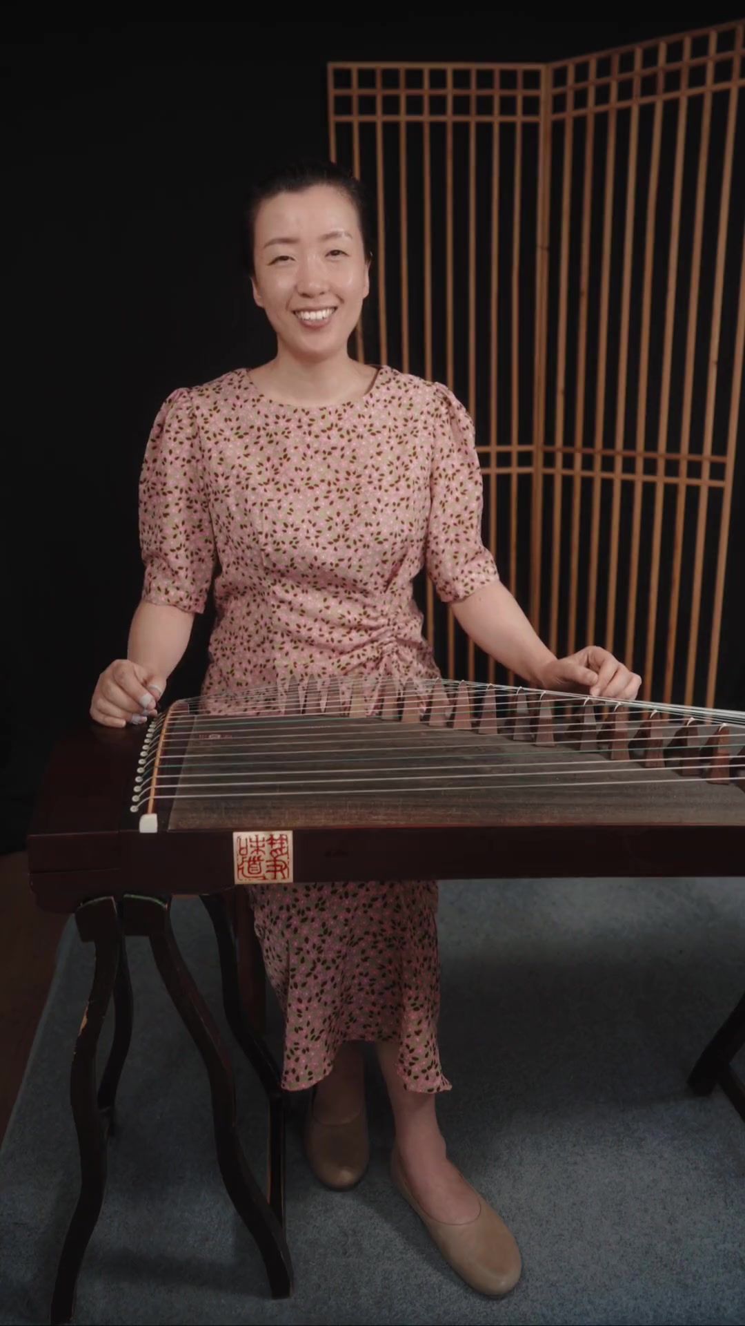 0基础学古筝古筝正确坐姿眼睛角度手臂和肩的角度古筝教学零基础