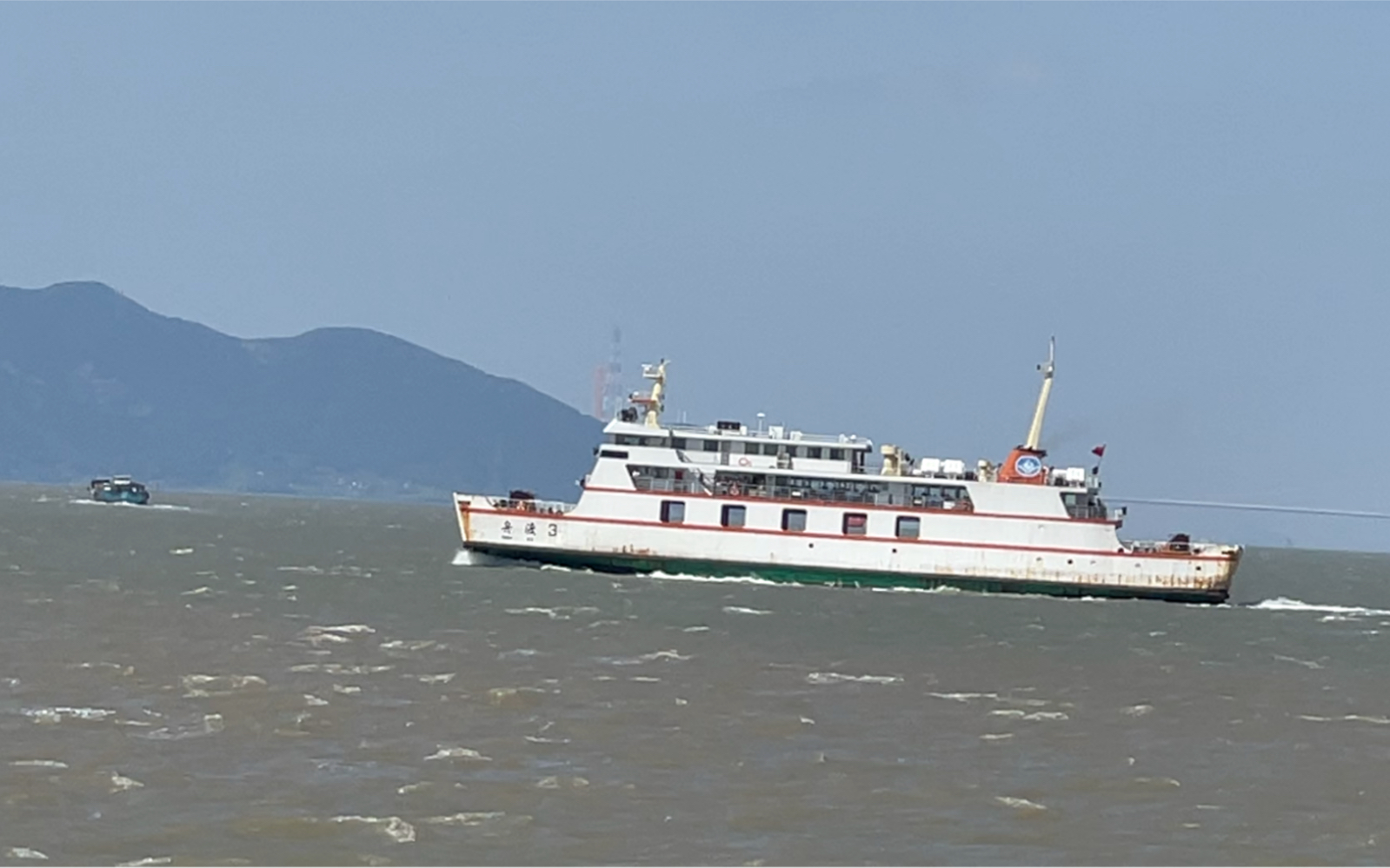 舟山渡海轮渡体验(3):海面交会舟渡3号.