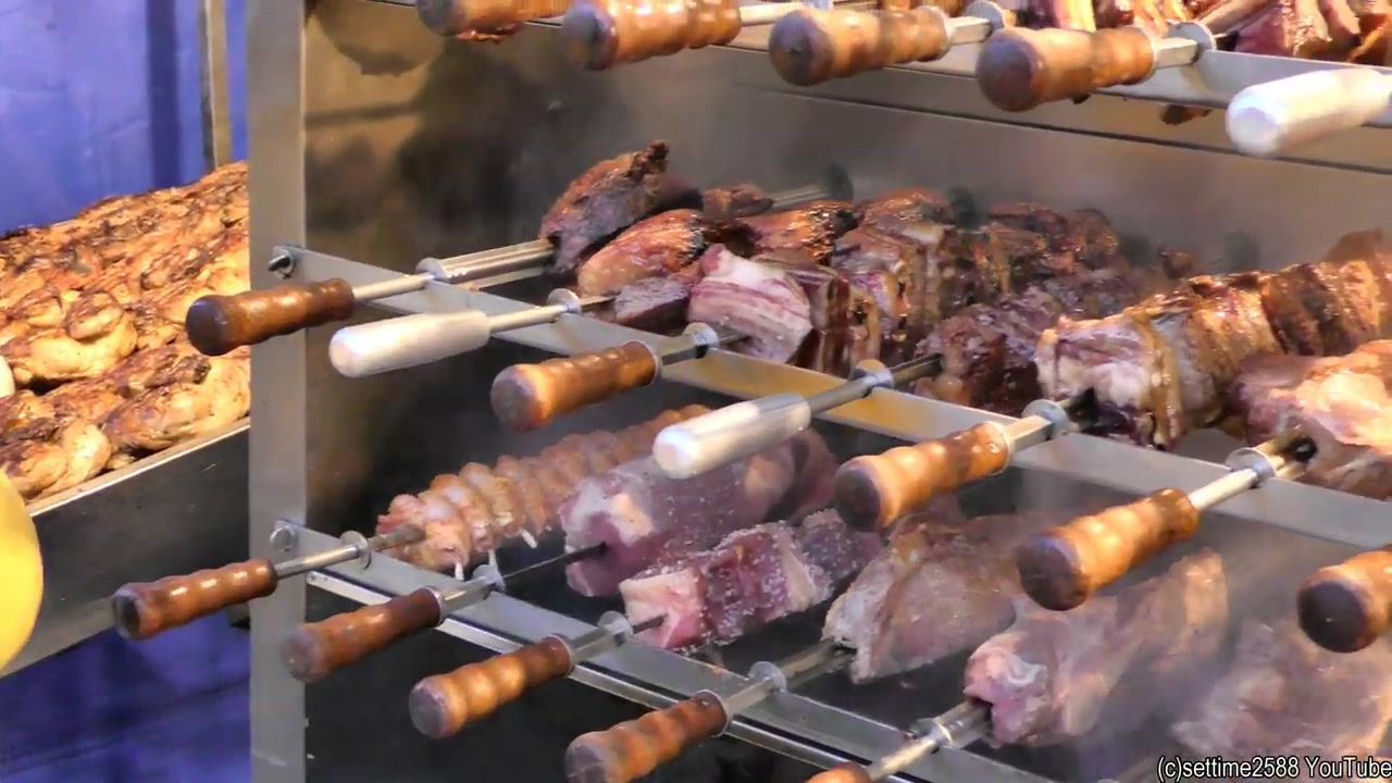 意大利的街头烤肉串,就是肉有点大