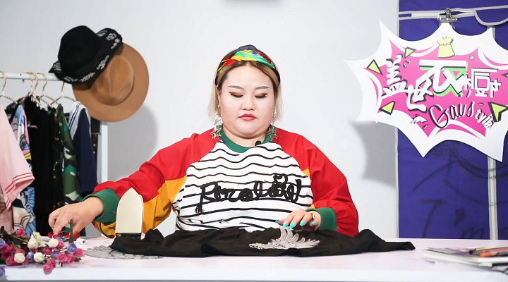 只需三分钟 盖伦妹教你t恤变潮t_哔哩哔哩 (゜-゜)つロ 干杯~-bili