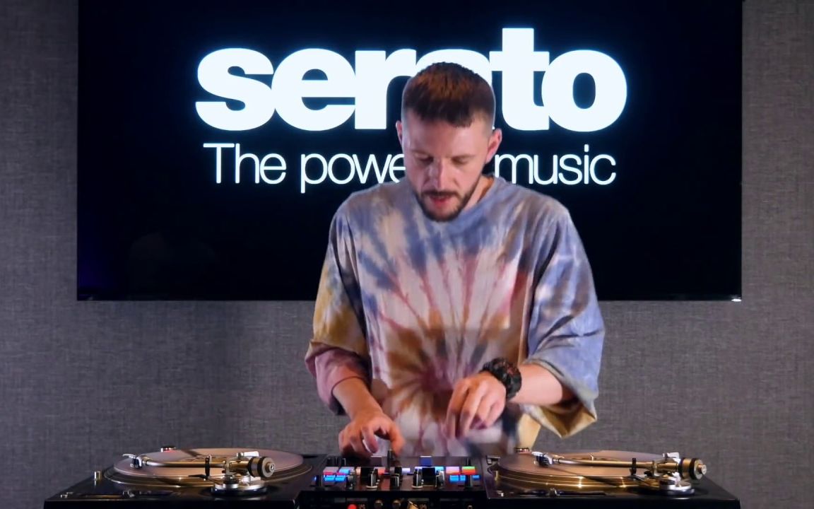 dj技巧eskei83使用seratodvs演示trapbass混音