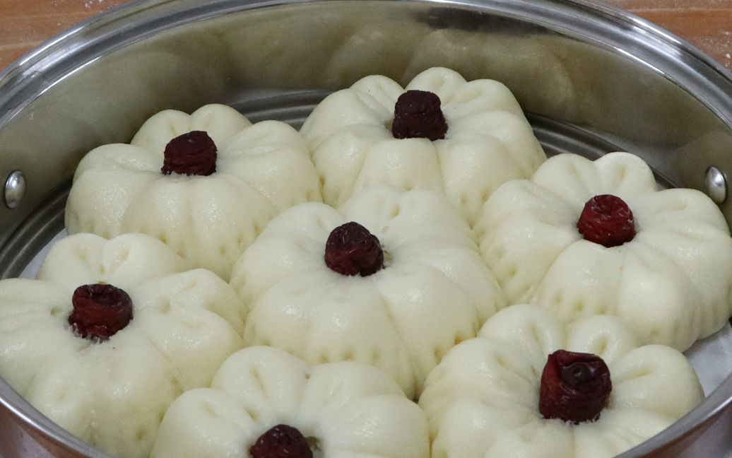 一碗面粉一碗水,海娟教你做好看又好吃的花卷,蓬松暄软不塌陷_哔哩