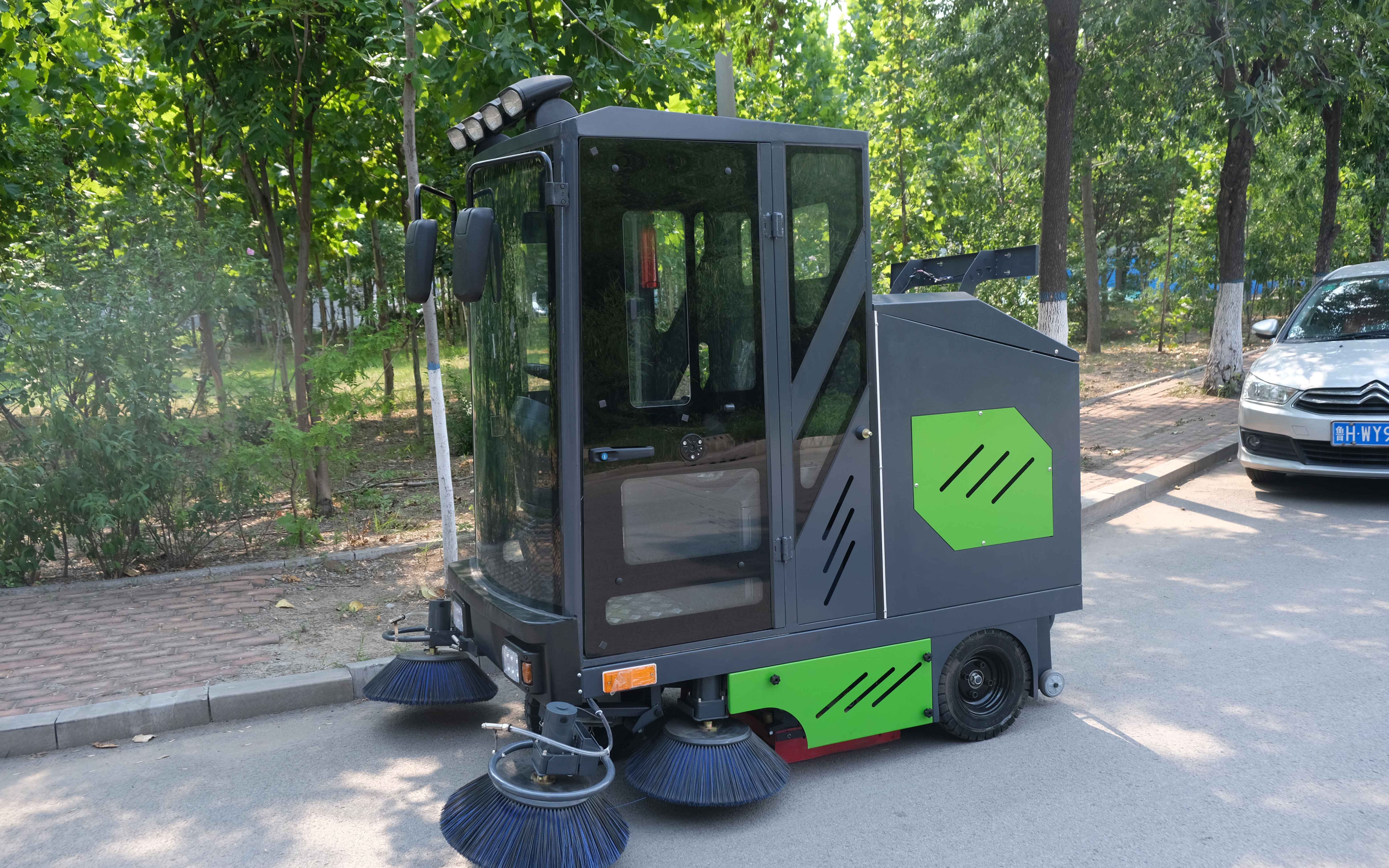 全封闭五刷扫地车2480*1900*2200工厂道路清扫车