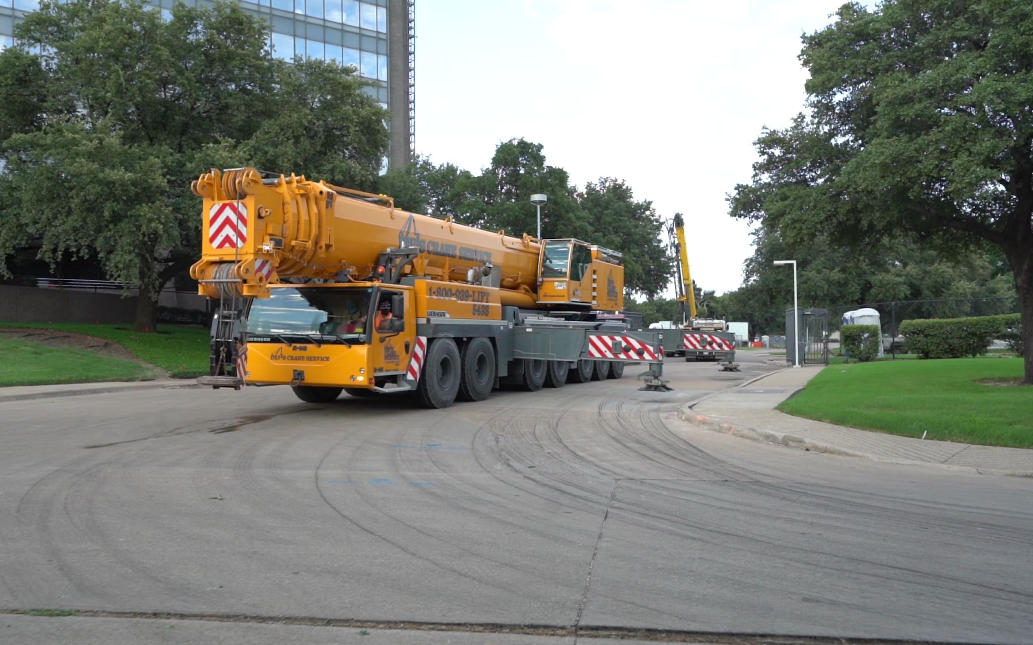 davis-liebherr ltm1400 全地面起重机组装