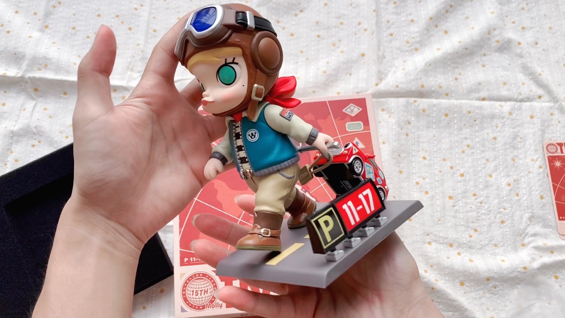 泡泡玛特molly旅行者大娃开箱