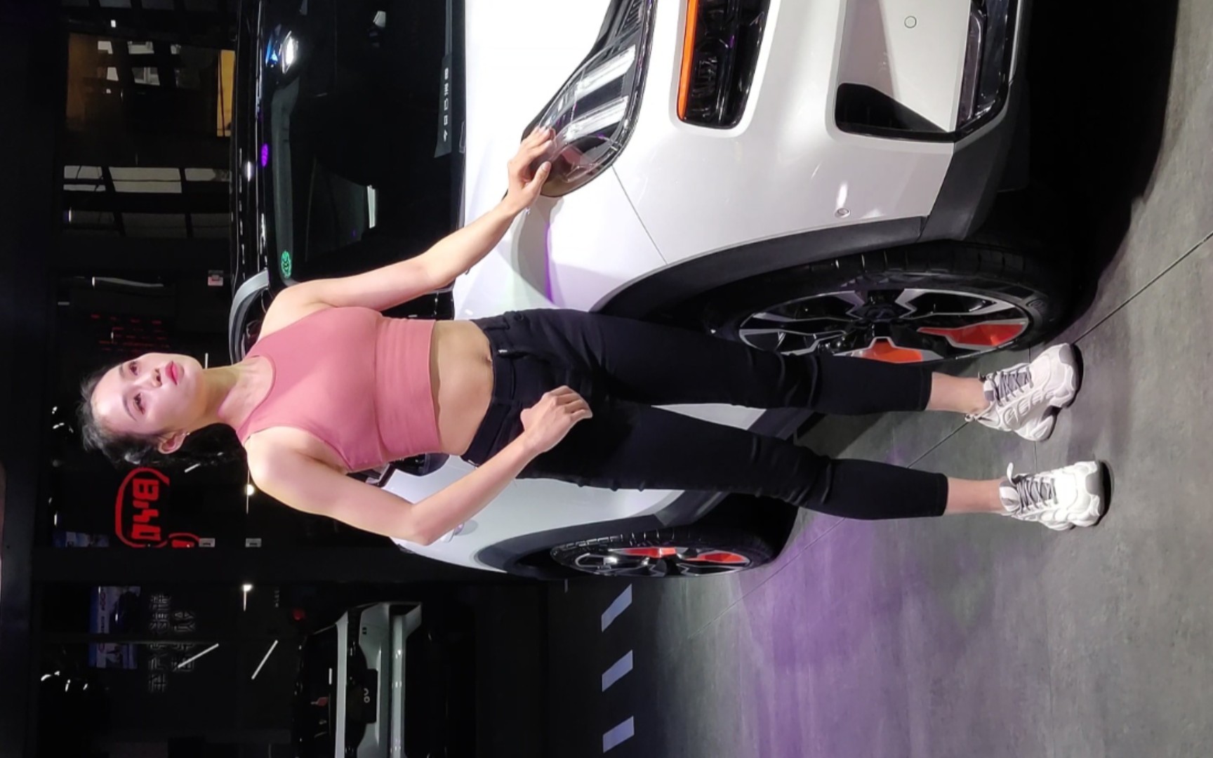 身材标称运动形车模