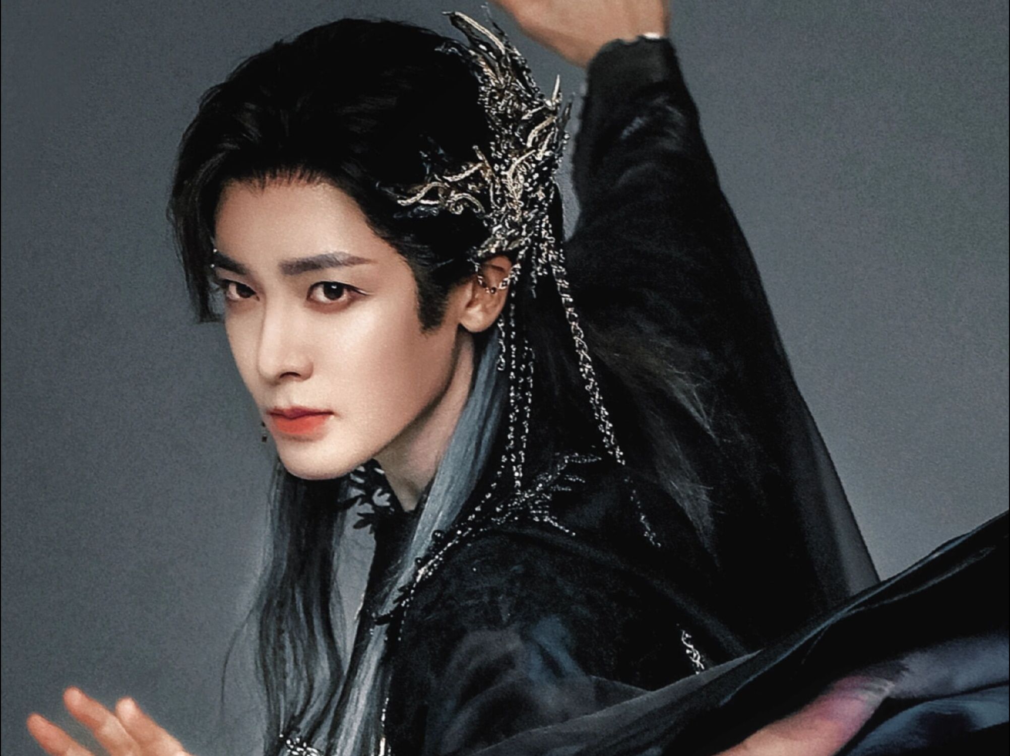 给内娱一点漫画脸的震撼!我愿称侯明昊为漫改的神!