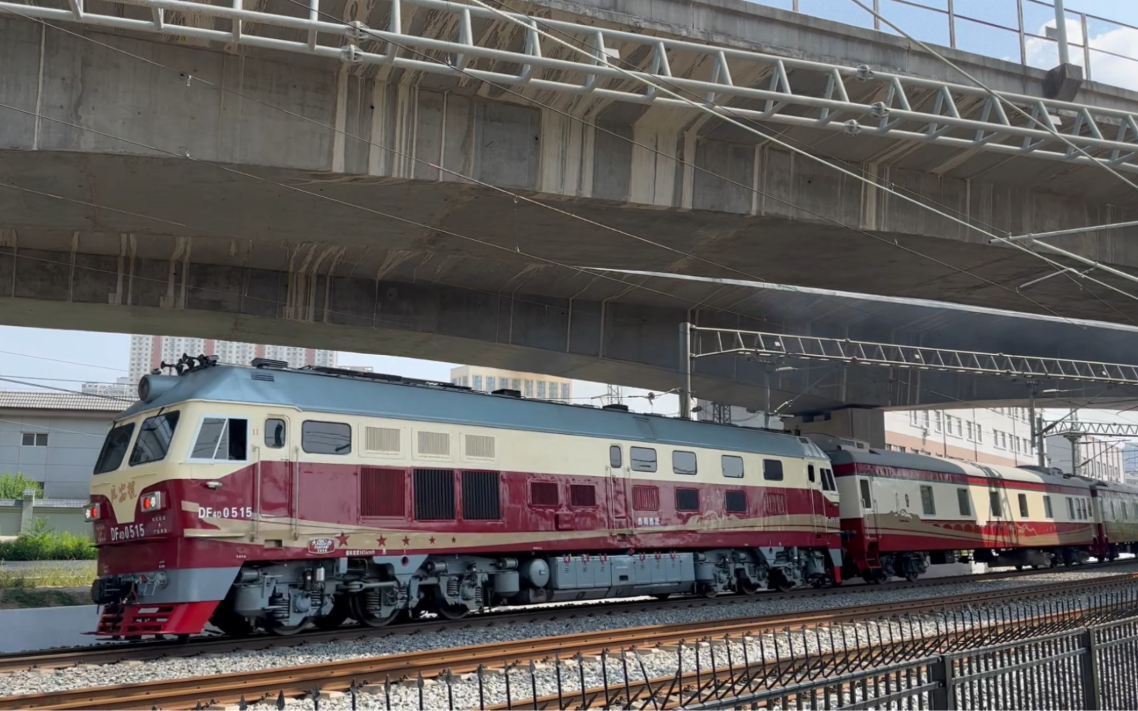 延安号文化旅游列车