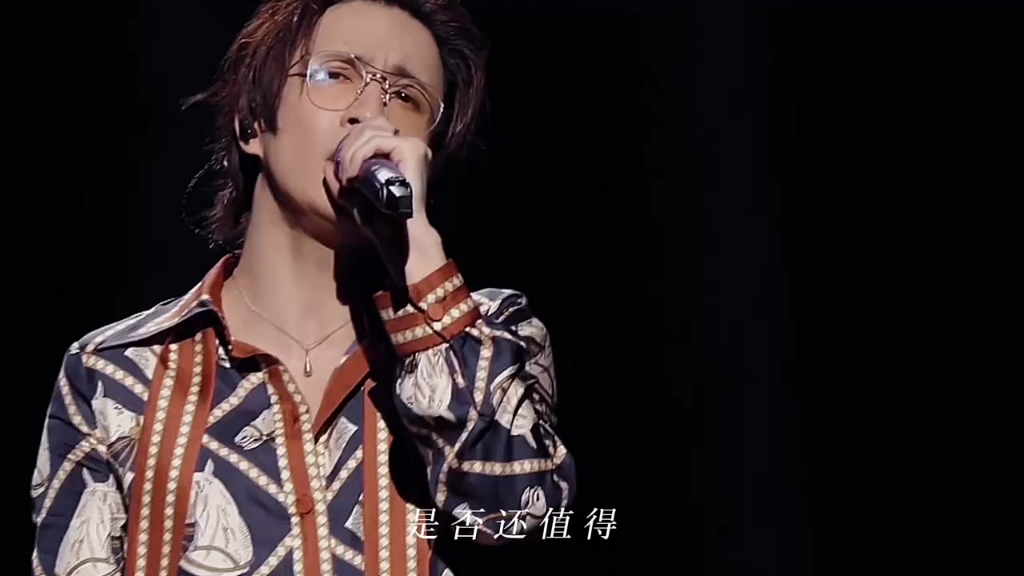 其实说分不开的也不见得 其实感情最怕的就是拖着" "薛之谦