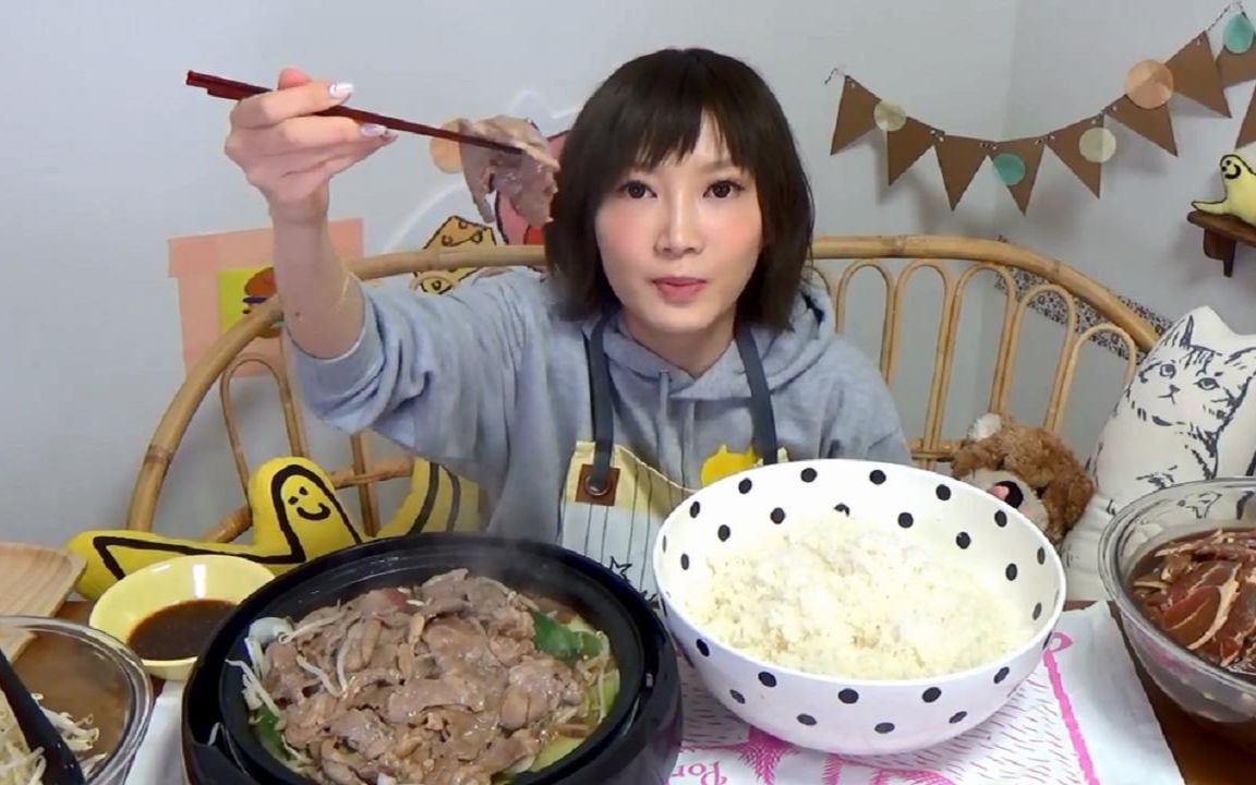 8斤成吉思汗烤肉 羊肉bbq 边烤边吃边打广告 木下大胃王 中文字幕