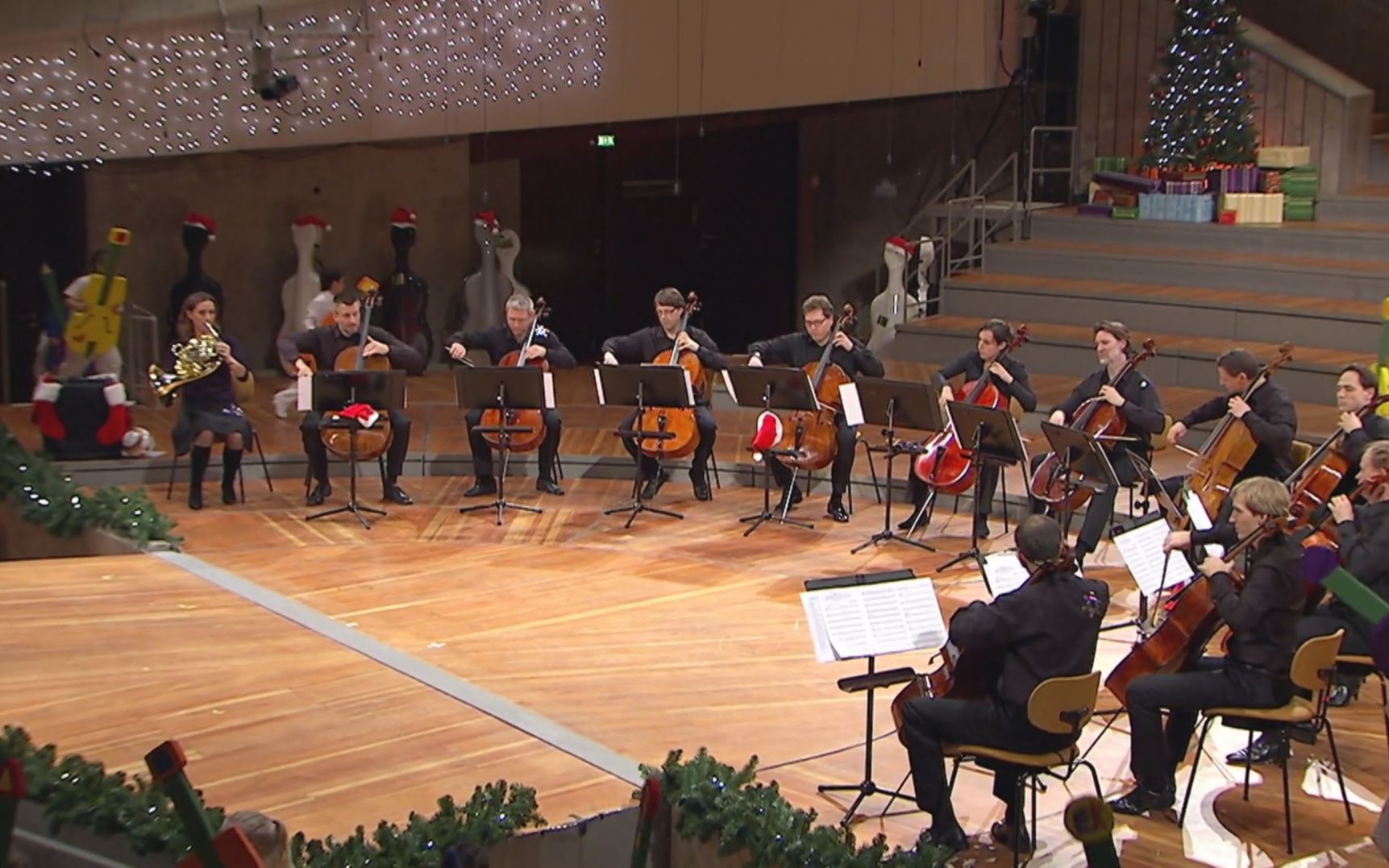 [图]柏林爱乐十二把大提琴 大提琴的圣诞节日 Cello Christmas - The 12 Cellists of Berliner Philharmoniker