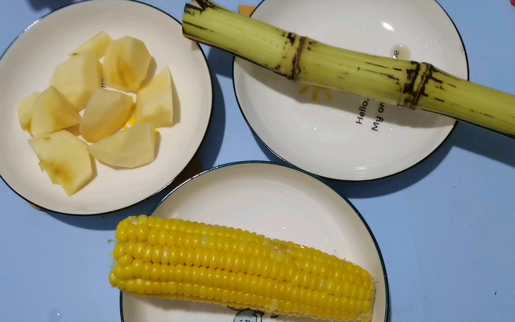 今天是一个苹果,一节甘蔗和一个玉米.减肥餐继续,加油939393