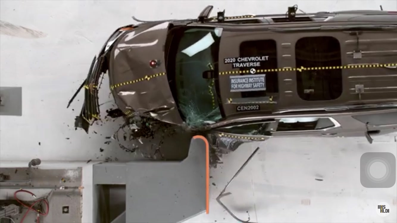 iihs雪佛兰穿越者25小偏置正面碰撞测试40英里时