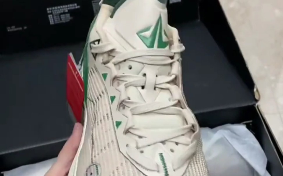 lining吉米巴特勒二代实战篮球鞋 黑八(灰绿色),六张开可入得,支持