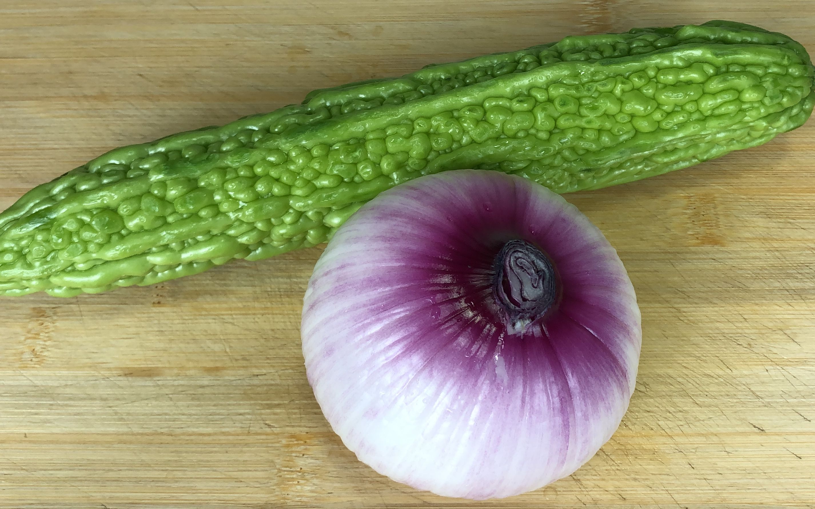 苦瓜加洋葱这样简单一做,开胃下饭又解馋,比大鱼大肉还好吃_哔哩哔哩