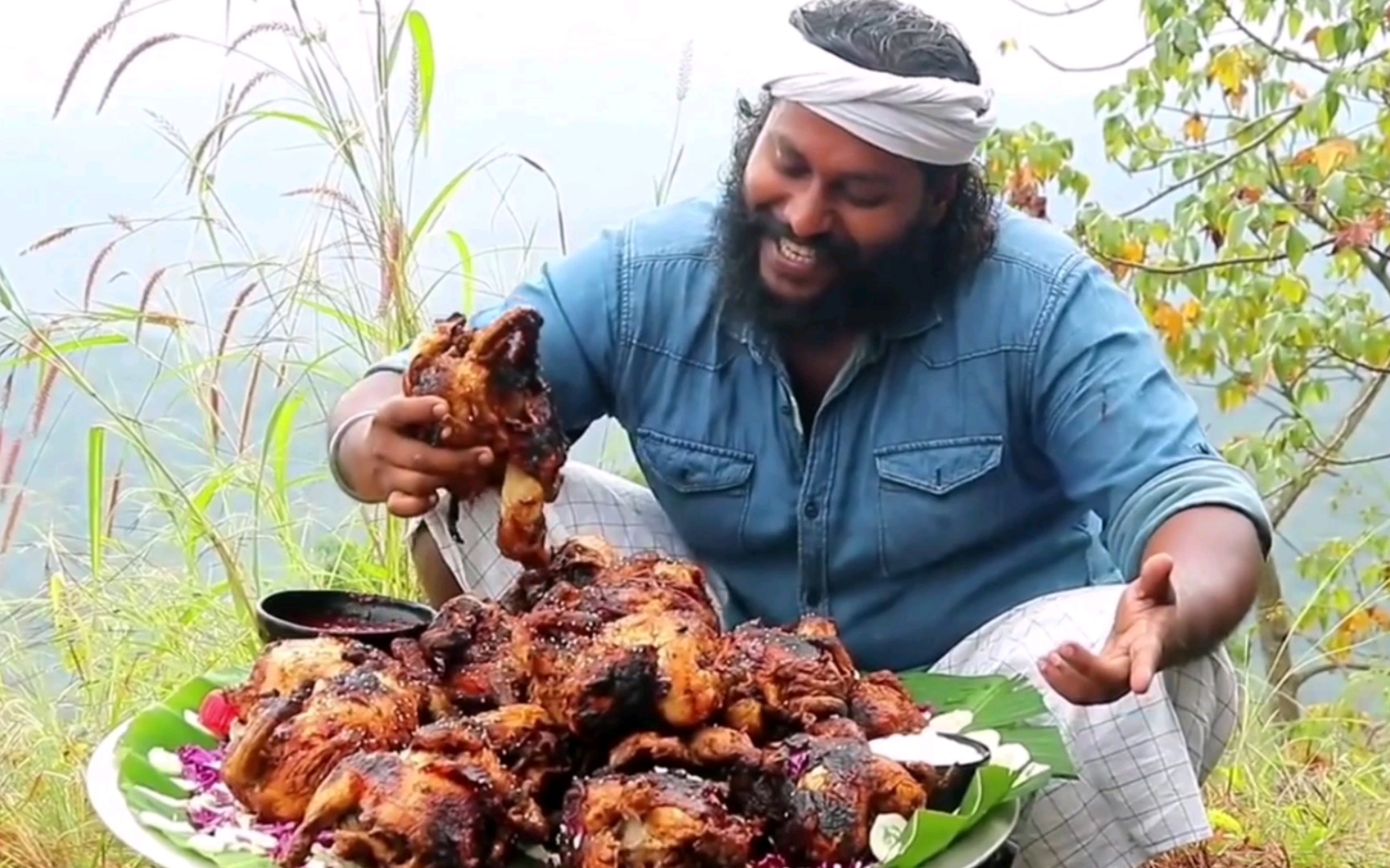 印度深山老林里的美食家，一顿要吃掉10只鸡