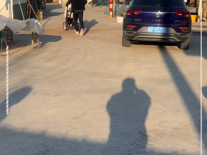 爸爸和2个开心的小棉袄!