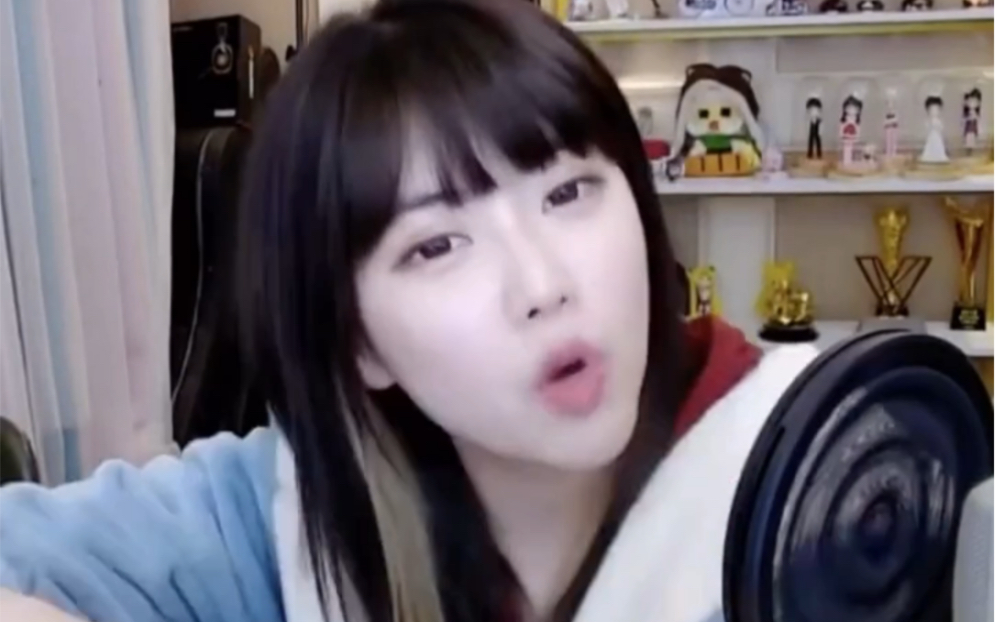 周淑怡周淑怡的最新动态周淑怡自称颜值区一姐这是道德的沦丧还是人性