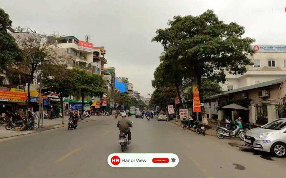 [图]越南河内街景 Bệnh viện Việt Pháp đông bất ngờ vì mọi người đi tiêm Vaccine 01/2022