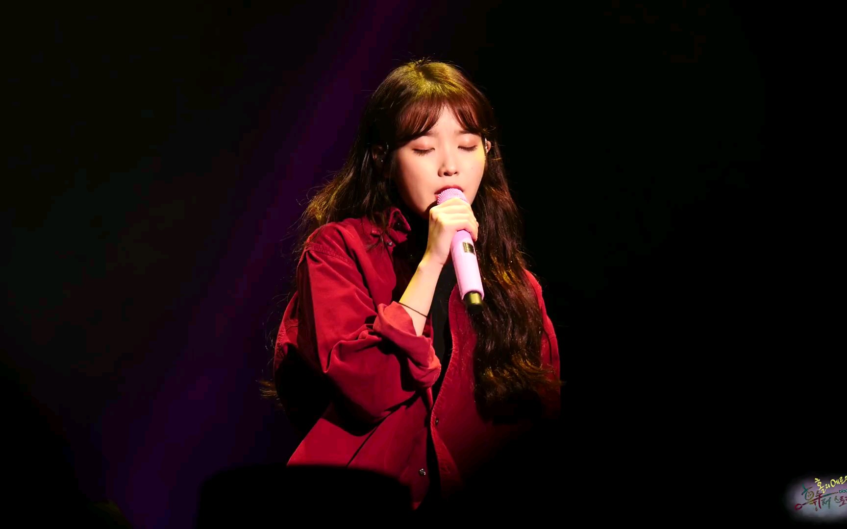 【iu】【听仙女唱歌】20171203 演唱《这样的ending》饭拍 by holy